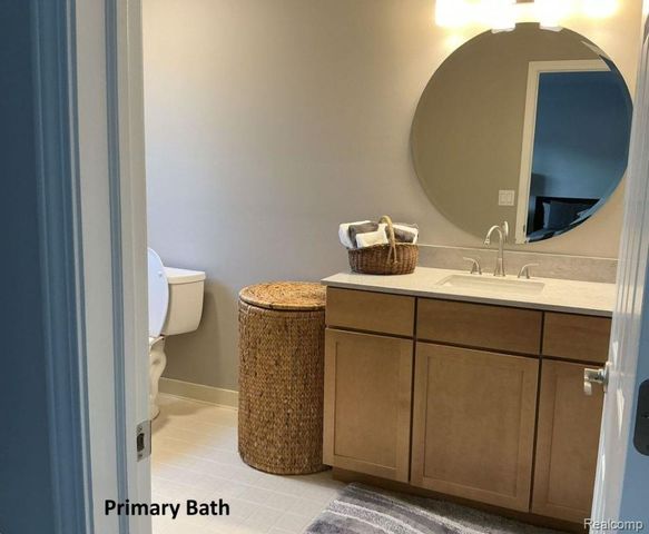 460 Streamview Court, Rochester Hills, MI 48309
