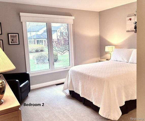 460 Streamview Court, Rochester Hills, MI 48309