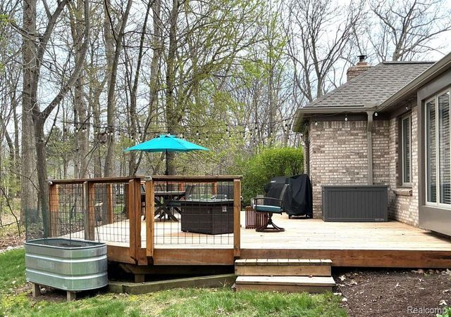 460 Streamview Court, Rochester Hills, MI 48309