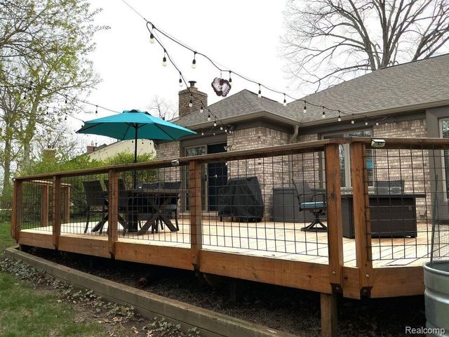 460 Streamview Court, Rochester Hills, MI 48309