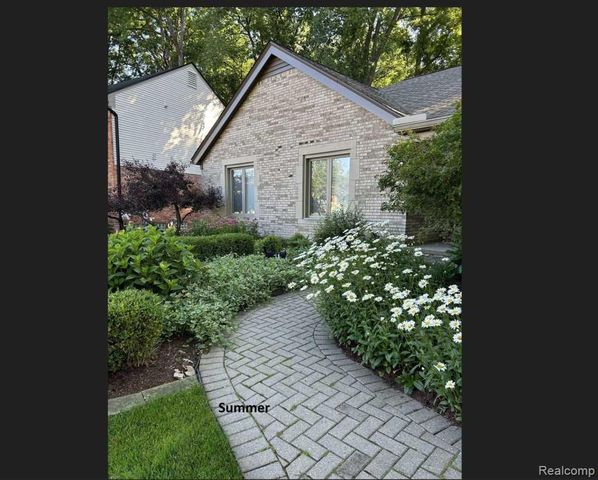 460 Streamview Court, Rochester Hills, MI 48309
