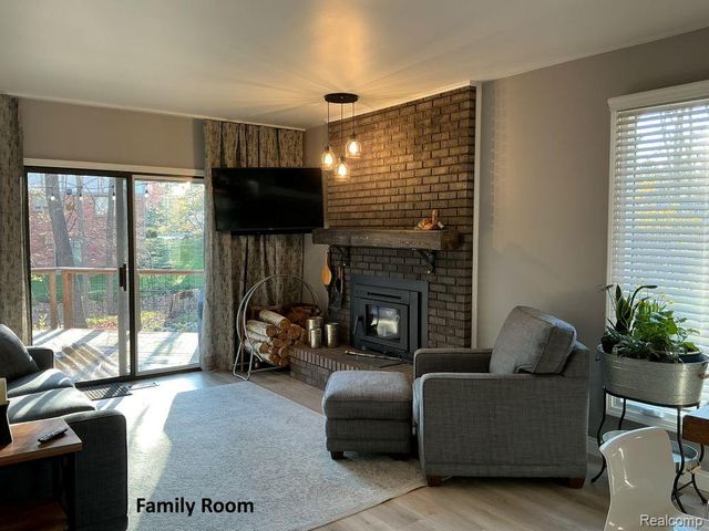 460 Streamview Court, Rochester Hills, MI 48309