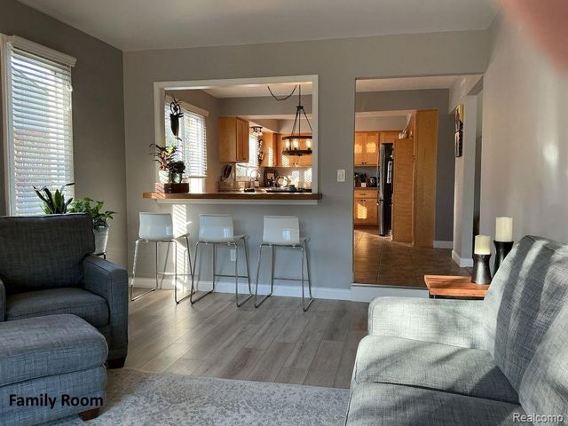 460 Streamview Court, Rochester Hills, MI 48309