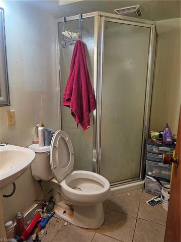 810 Sherrilwood Drive, Greensboro, NC 27406