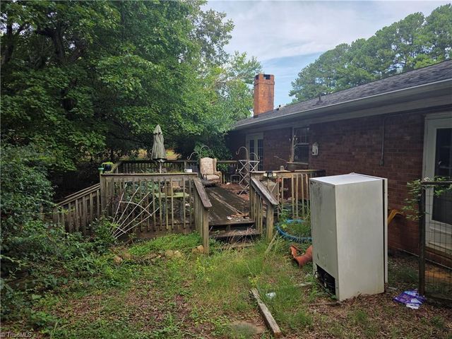 810 Sherrilwood Drive, Greensboro, NC 27406