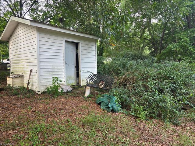 810 Sherrilwood Drive, Greensboro, NC 27406