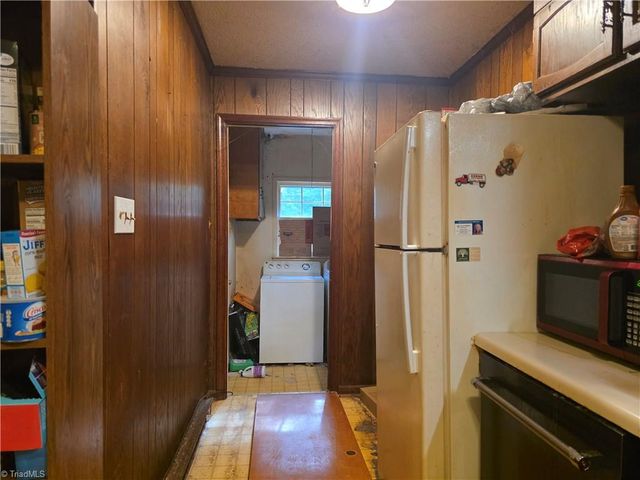 810 Sherrilwood Drive, Greensboro, NC 27406