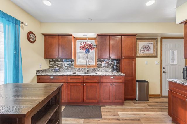 1151 Herbert Street, Saint Paul, MN 55106