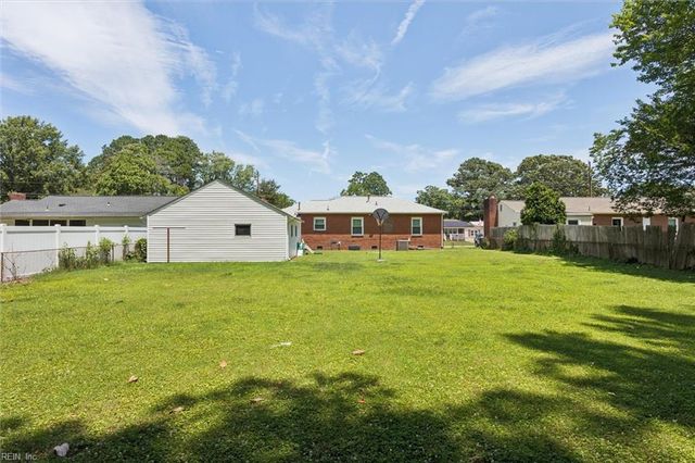 125 Woods RD, Newport News, VA 23601