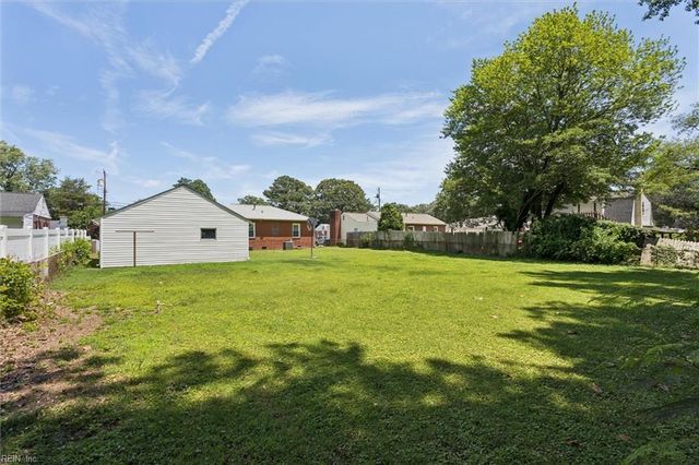 125 Woods RD, Newport News, VA 23601