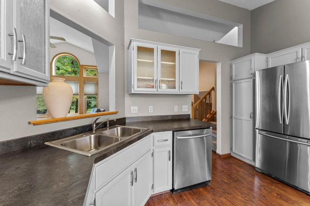 322 74th Avenue N, Brooklyn Park, MN 55444