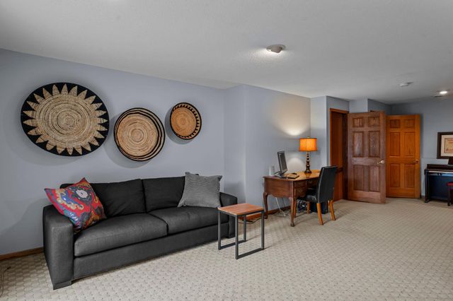 322 74th Avenue N, Brooklyn Park, MN 55444