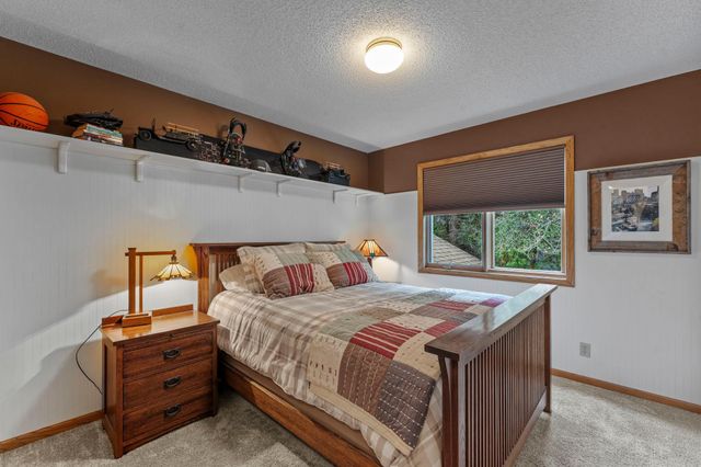 322 74th Avenue N, Brooklyn Park, MN 55444