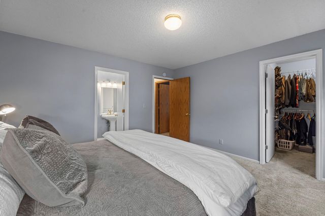 322 74th Avenue N, Brooklyn Park, MN 55444