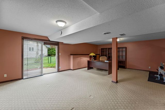 322 74th Avenue N, Brooklyn Park, MN 55444