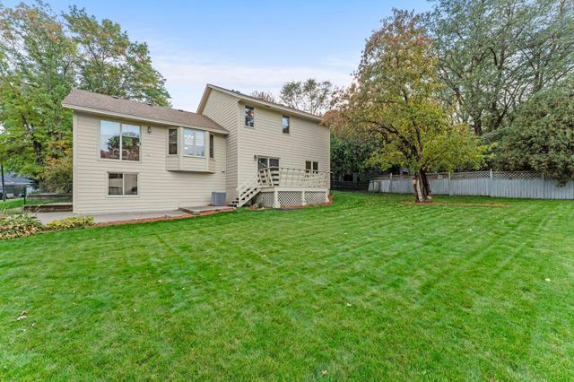 322 74th Avenue N, Brooklyn Park, MN 55444