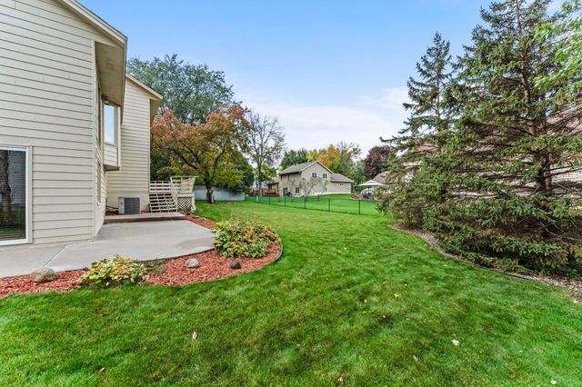 322 74th Avenue N, Brooklyn Park, MN 55444