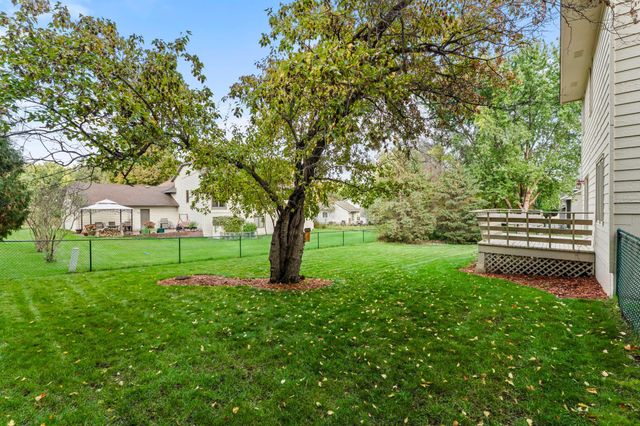 322 74th Avenue N, Brooklyn Park, MN 55444