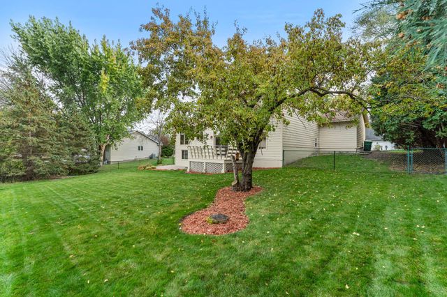 322 74th Avenue N, Brooklyn Park, MN 55444