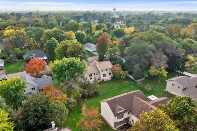 322 74th Avenue N, Brooklyn Park, MN 55444