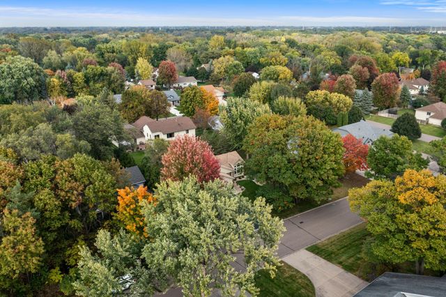 322 74th Avenue N, Brooklyn Park, MN 55444