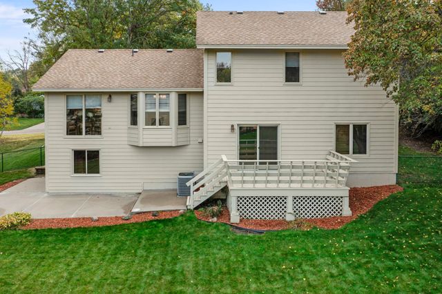 322 74th Avenue N, Brooklyn Park, MN 55444