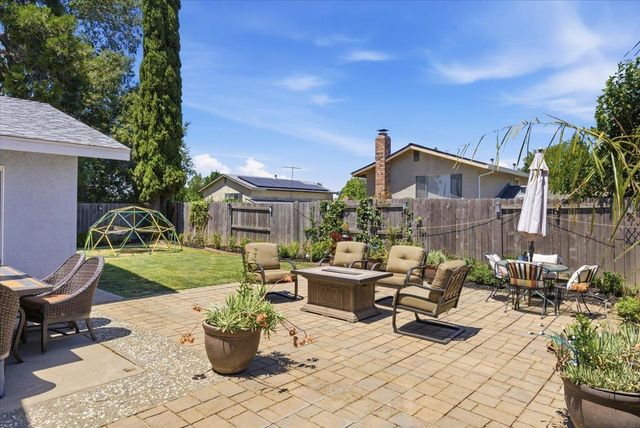 8465 Cortadera Dr, Orangevale, CA 95662