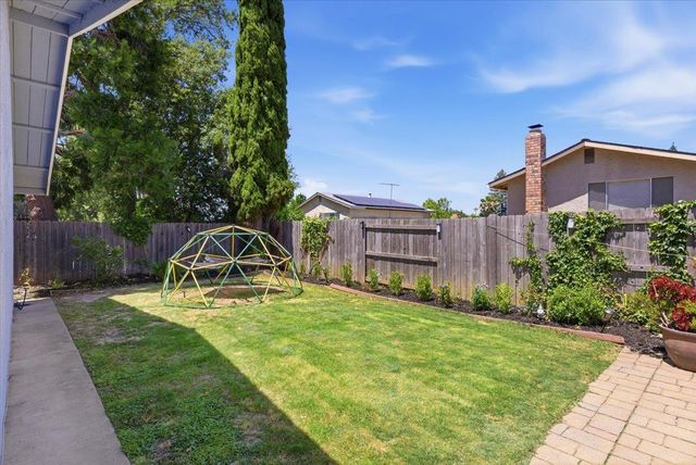 8465 Cortadera Dr, Orangevale, CA 95662