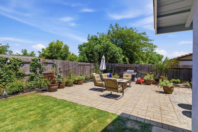 8465 Cortadera Dr, Orangevale, CA 95662