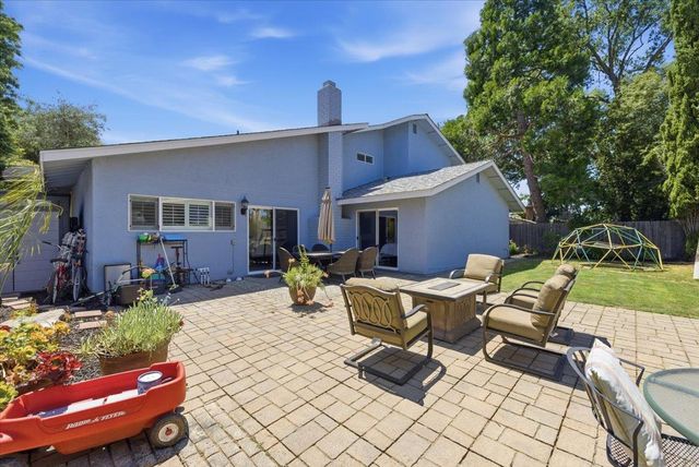 8465 Cortadera Dr, Orangevale, CA 95662