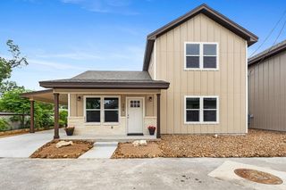302 Riley Way, Kerrville, TX 78028