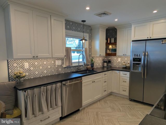 962 ANDERSON FERRY RD, Mount Joy, PA 17552