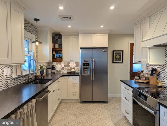 962 ANDERSON FERRY RD, Mount Joy, PA 17552