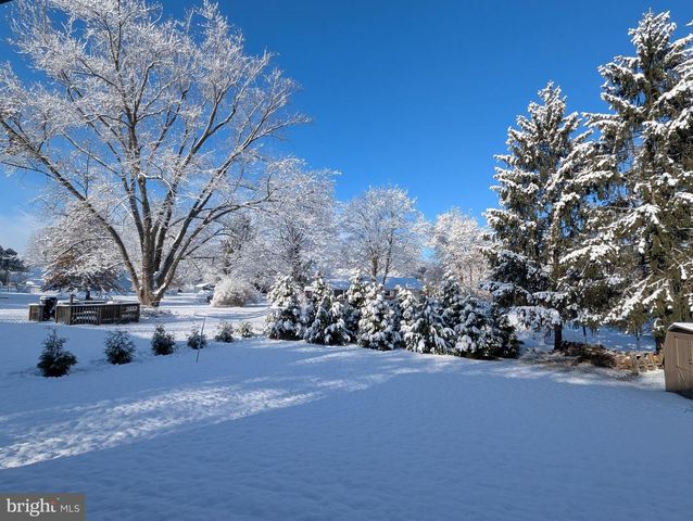 962 ANDERSON FERRY RD, Mount Joy, PA 17552