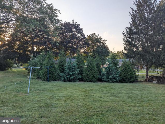 962 ANDERSON FERRY RD, Mount Joy, PA 17552