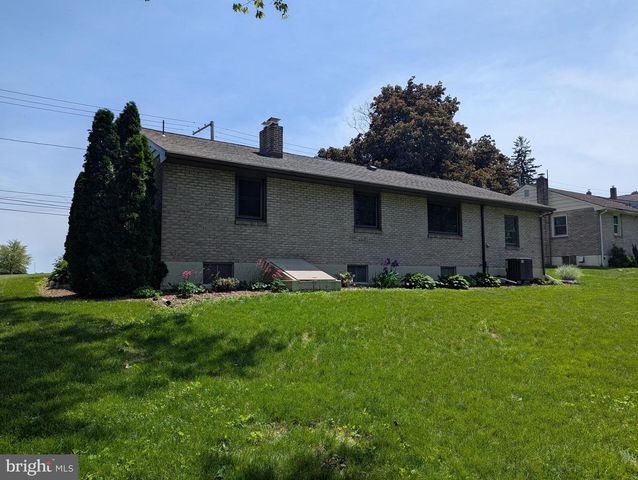 962 ANDERSON FERRY RD, Mount Joy, PA 17552