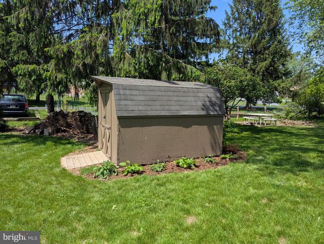 962 ANDERSON FERRY RD, Mount Joy, PA 17552