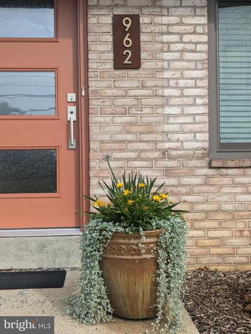 962 ANDERSON FERRY RD, Mount Joy, PA 17552