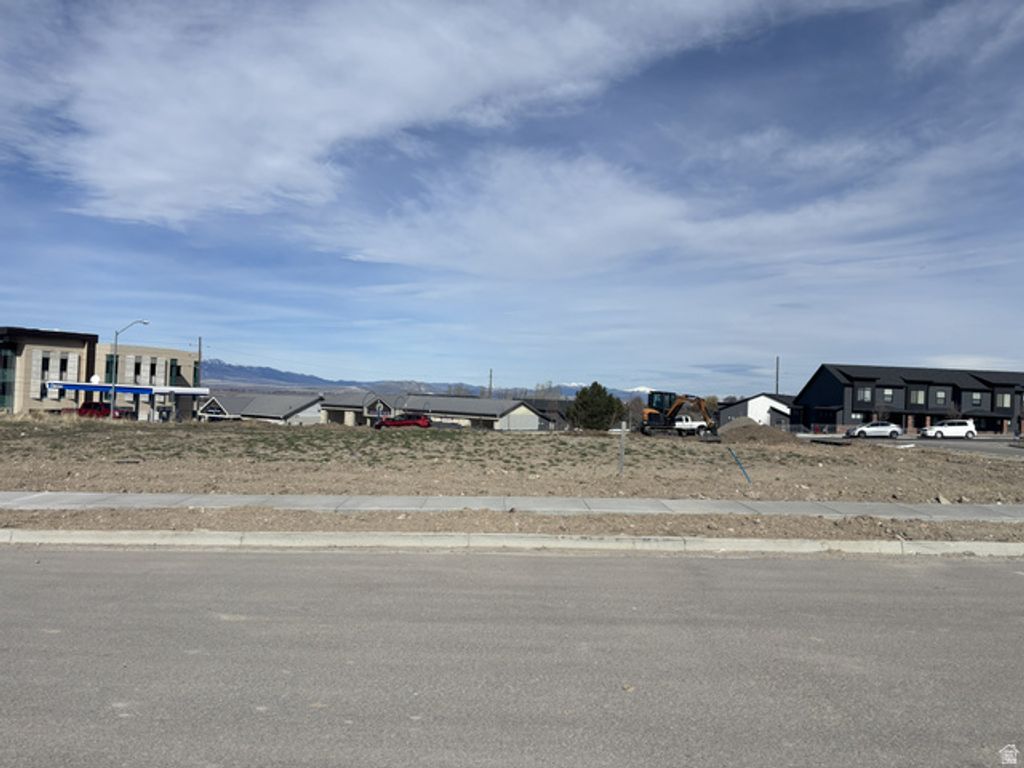 Image 3 of property listing at 1241 E TALMAGE LN # 31, Logan, UT 84341