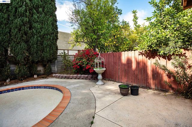 3241 Arnaudo Ln, Tracy, CA 95376