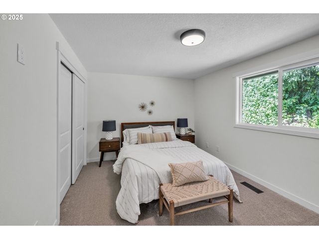 37465 DUBARKO Rd, Sandy, OR 97055