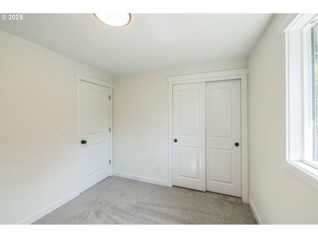 37465 DUBARKO Rd, Sandy, OR 97055