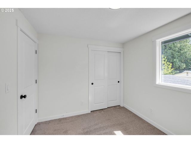 37465 DUBARKO Rd, Sandy, OR 97055