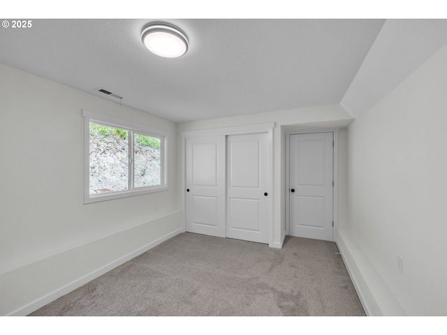 37465 DUBARKO Rd, Sandy, OR 97055