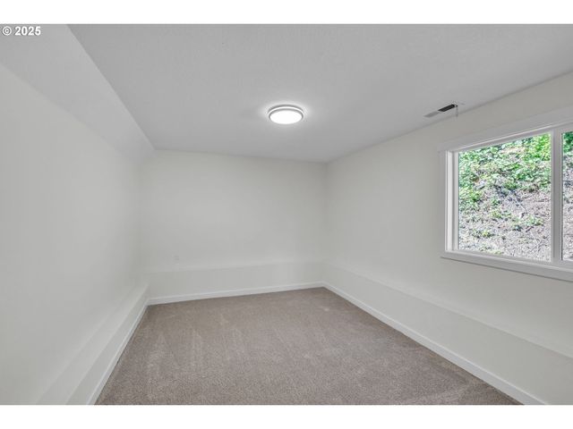 37465 DUBARKO Rd, Sandy, OR 97055