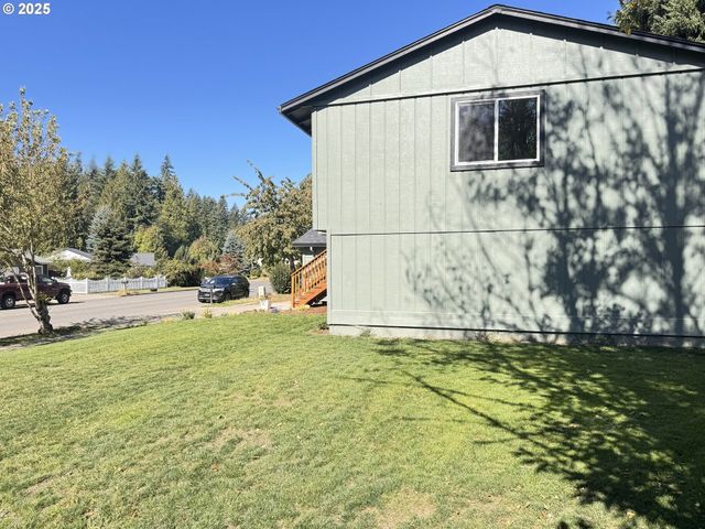 37465 DUBARKO Rd, Sandy, OR 97055