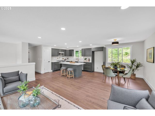 37465 DUBARKO Rd, Sandy, OR 97055