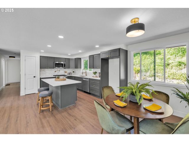 37465 DUBARKO Rd, Sandy, OR 97055