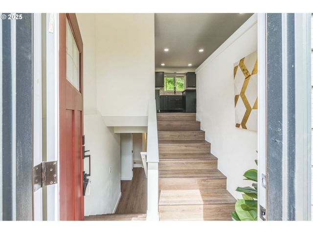 37465 DUBARKO Rd, Sandy, OR 97055