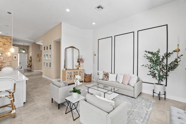 7868 NW 71st Way, Parkland, FL 33067